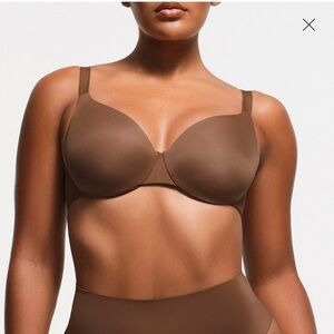 NWT SKIMS SMOOTHING INTIMATES FULL COVERAGE BRA
LIGHTLY LINED  SIZE 34 B JASPER